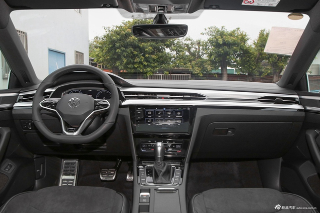 2024款一汽-大众CC 330TSI 炫目众享款