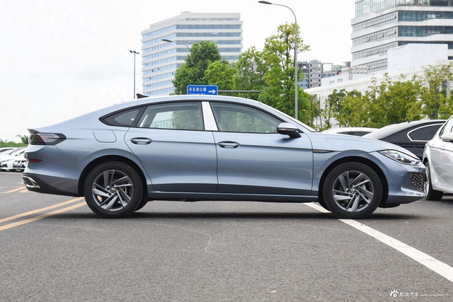 2024款凌渡L 280TSI DSG炫辣版