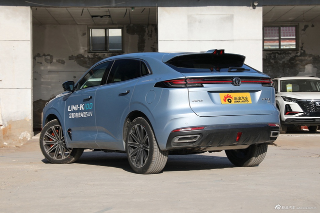 2022款长安UNI-K混动 蓝鲸iDD 尊贵型