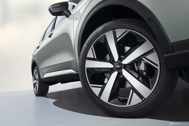 2025款领睿 EcoBoost 170 尊领型PLUS