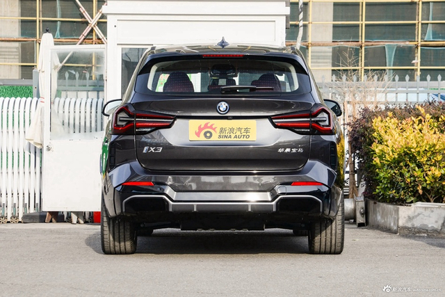 2024款宝马iX3 领先型
