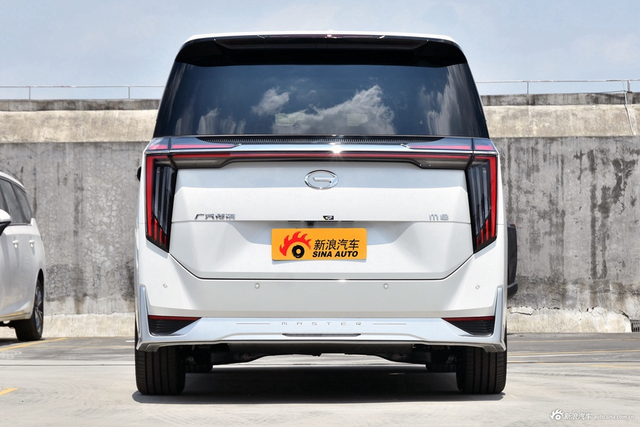 2024款传祺M8 宗师系列 400T 科技关爱版