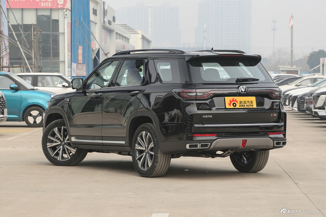 2023款长安CS95 PLUS两驱豪华型