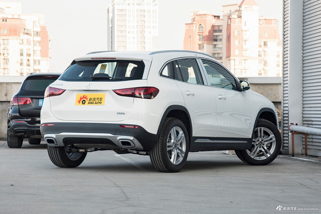 2023款奔驰GLA级 200