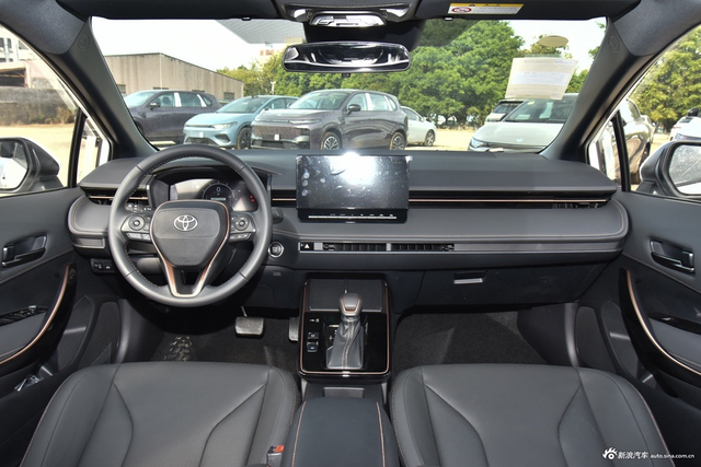 2026款雷凌L 汽油版 2.0L 豪华版