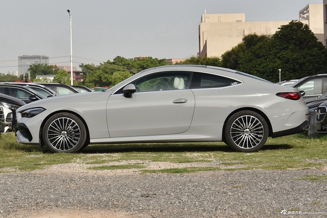 2025款奔驰CLE 260 轿跑车