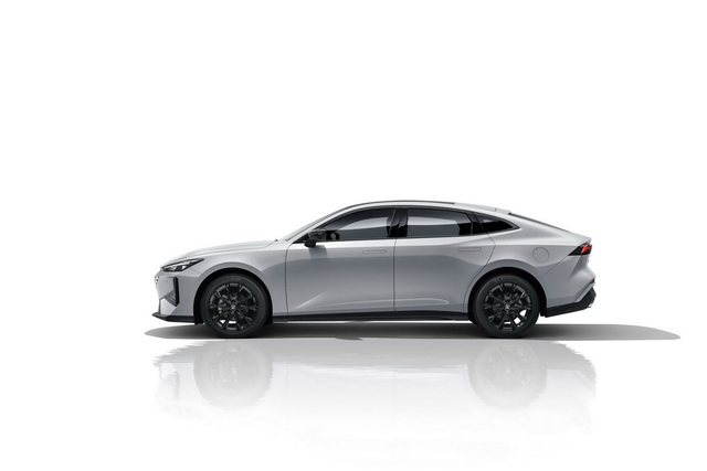 2025款长安UNI-V 1.5T 高能运动版 官图