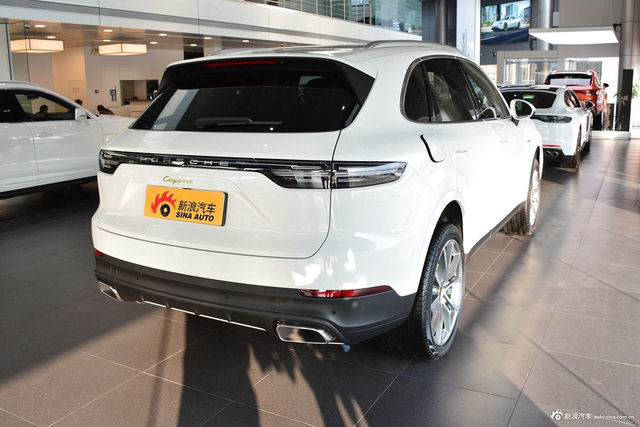 2023款Cayenne E-Hybrid 2.0T 铂金版