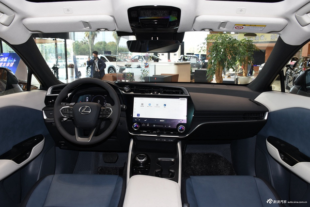 2023款雷克萨斯RZ 300e 长续航纵享版