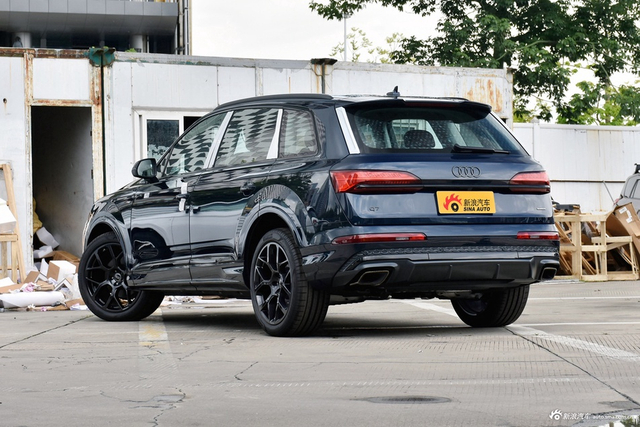 2025款奥迪Q7 45 TFSI quattro S line黑武士型