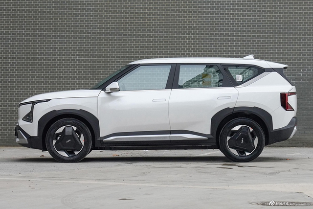 2024款起亚EV5 530km Light