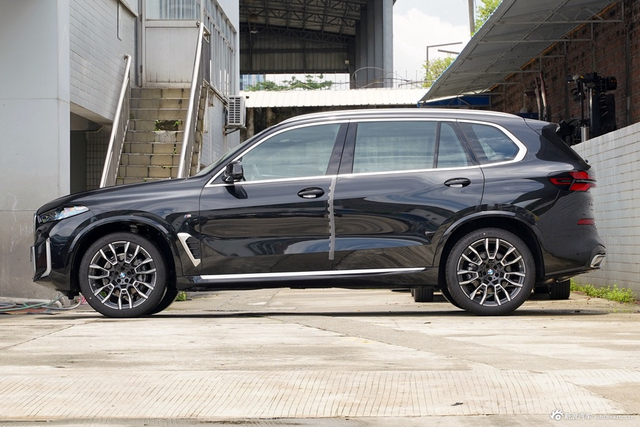 2025款宝马X5 xDrive 40Li M 运动套装