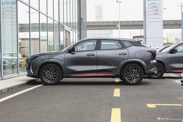 2023款长安欧尚Z6 蓝鲸2.0T智行型