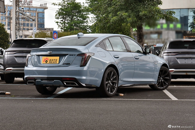 2025款凯迪拉克CT5 28T 赛道性能版