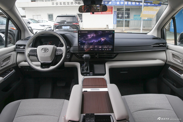 2027款赛那SIENNA 2.5L 双擎两驱舒适版
