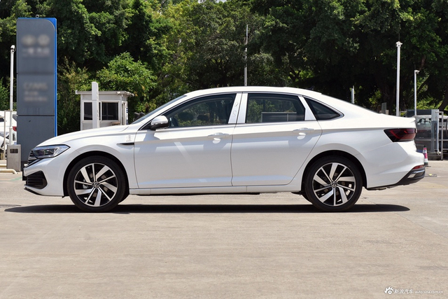 2025款速腾 改款 300TSI DSG卓越版