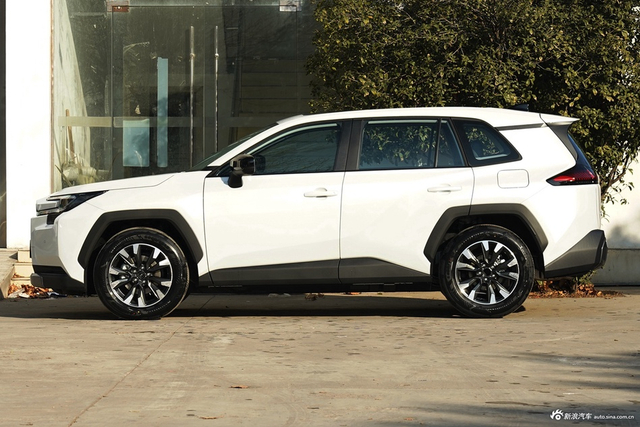 2026款RAV4荣放 2.0L 两驱豪华版