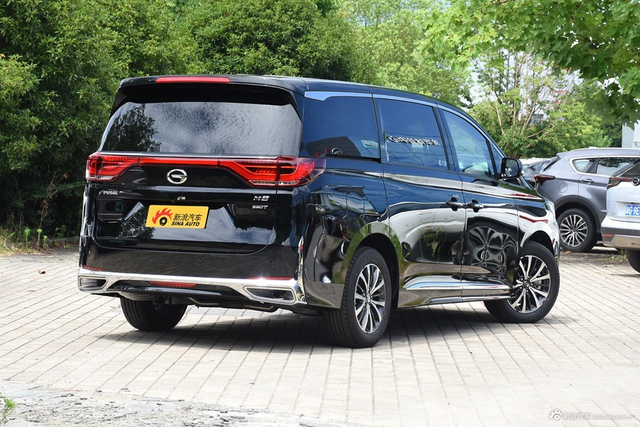2024款传祺M8 领秀系列 390T 尊享版