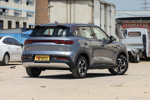 2024款比亚迪元UP 301KM 领先型