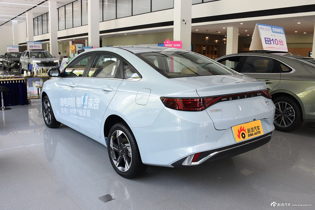 2024款帝豪L HiP 冠军版 1.5TD-DHT Pro 100KM 卓越型