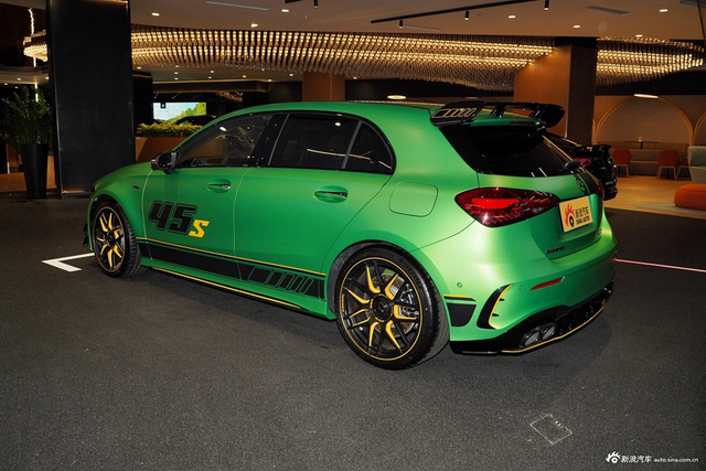 2024款AMG A 45 S 4MATIC+ 魔焰绿特别版