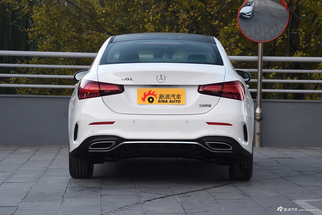 2024款奔驰A级 A 200 L 时尚型