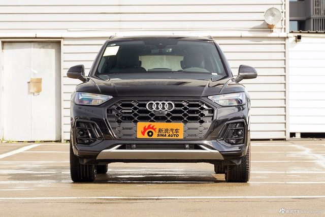 2025款奥迪Q5L 45周年典藏版 45 TFSI 豪华动感型