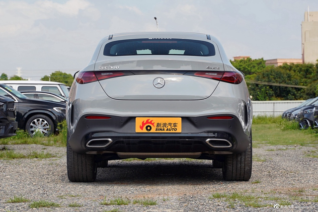 2025款奔驰GLC轿跑 GLC 300 4MATIC轿跑SUV
