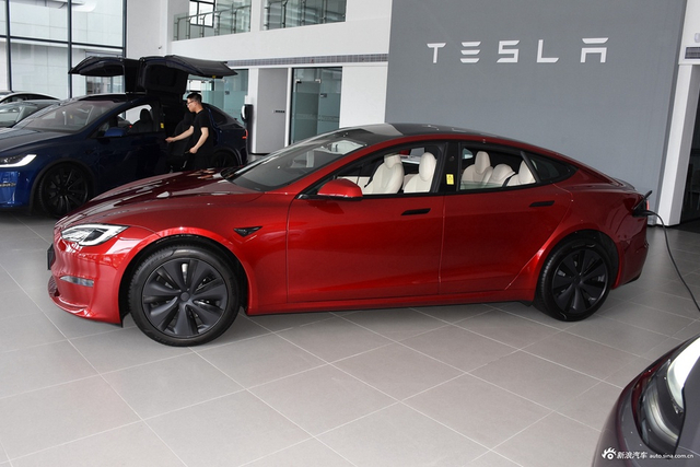 2023款特斯拉Model S 双电机全轮驱动版