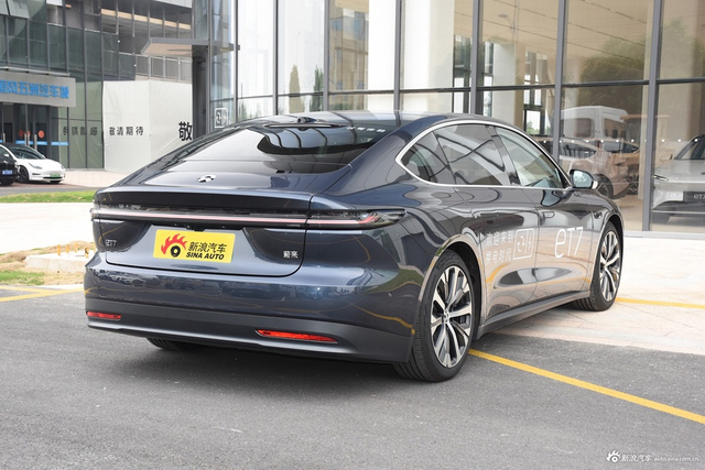 2024款蔚来ET7 75kWh 行政版