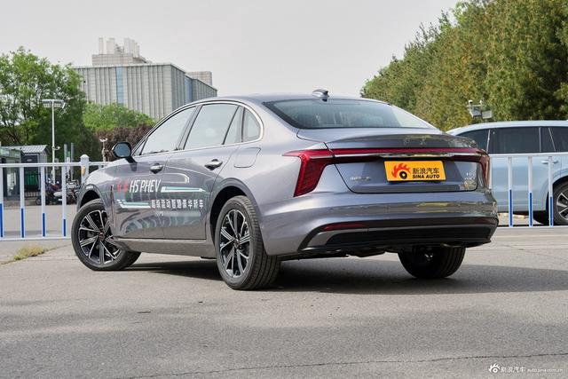 2025款红旗H5 PHEV 170 超混版
