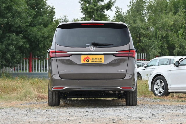 2023款别克GL8 陆上公务舱 652T 尊贵型