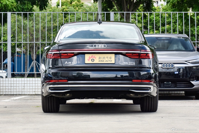 2025款奥迪A8L 55 TFSI quattro 旗舰型