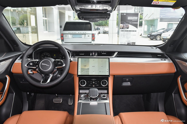 2025款捷豹F-PACE 250PS R-Dynamic SE