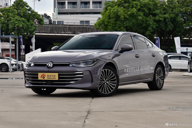 2025款帕萨特 Pro 380TSI 龙尊版