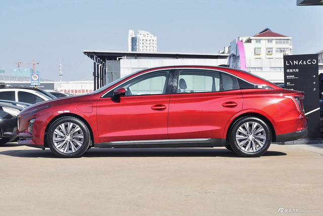2023款红旗E-QM5 PLUS