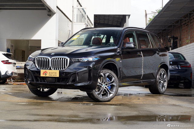 2025款宝马X5 xDrive 40Li 尊享型M 运动曜夜套装