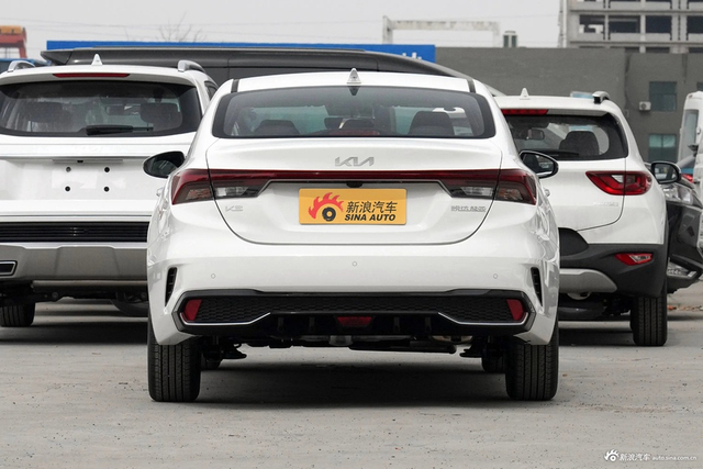 2024款起亚K3 1.5L CVT豪华智享版