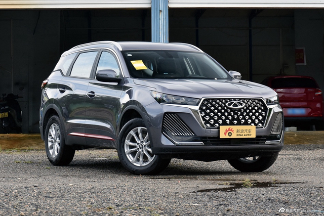 2025款瑞虎7 卓越版 1.5T CVT全球版