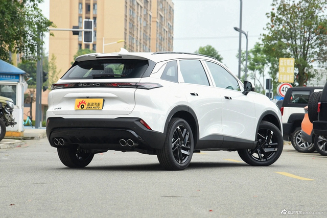 2023款北京 魔方 1.5T DCT铂金版