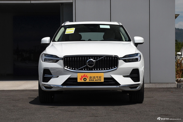 2025款沃尔沃XC60 B5 四驱智远豪华版