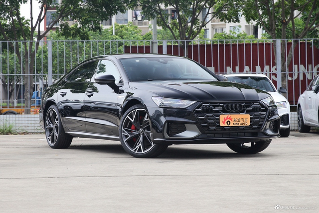 2025款奥迪A7L 55 TFSI quattro 黑武士版