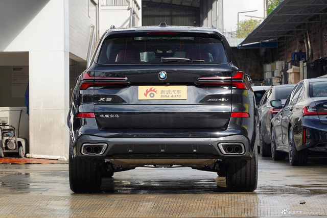 2025款宝马X5 xDrive 40Li 尊享型M 运动曜夜套装
