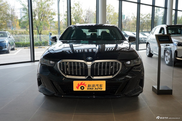 2026款宝马i5 eDrive 40L M运动套装