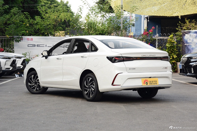 2021款北京U5 PLUS 1.5L手动豪华版