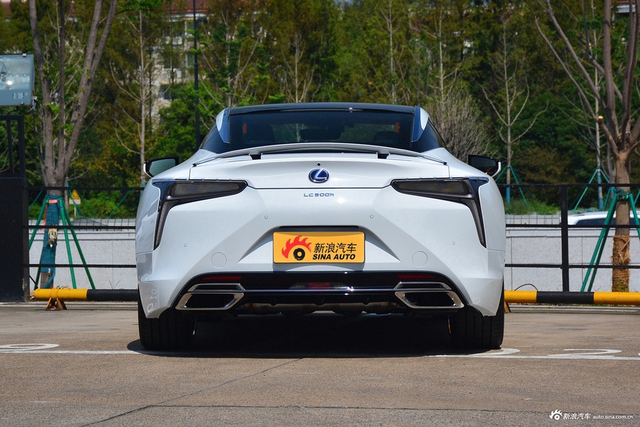 2020款雷克萨斯LC 500h 运动版