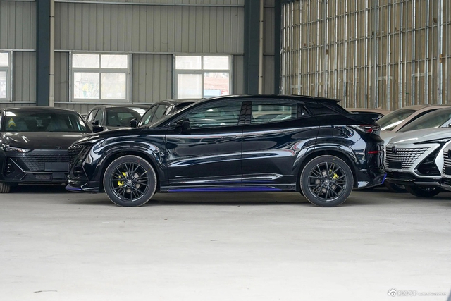 2023款长安UNI-T 第二代 1.5T 运动版 尊贵型