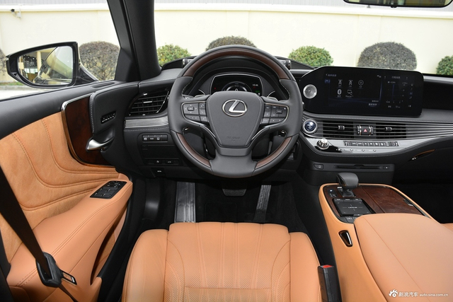 2021款雷克萨斯LS 500h 臻越版