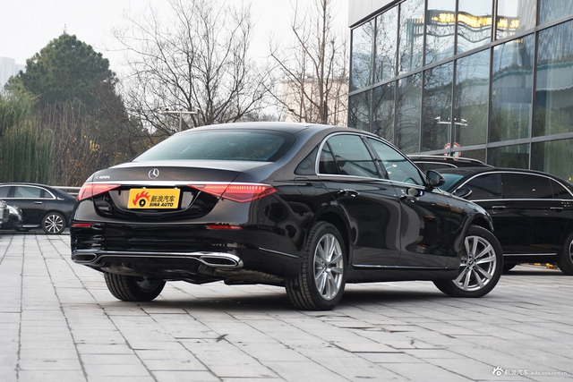 2024款奔驰S级 S 400 L 商务型