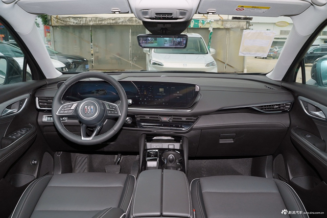 2025款昂科威Plus 28T 两驱白金版